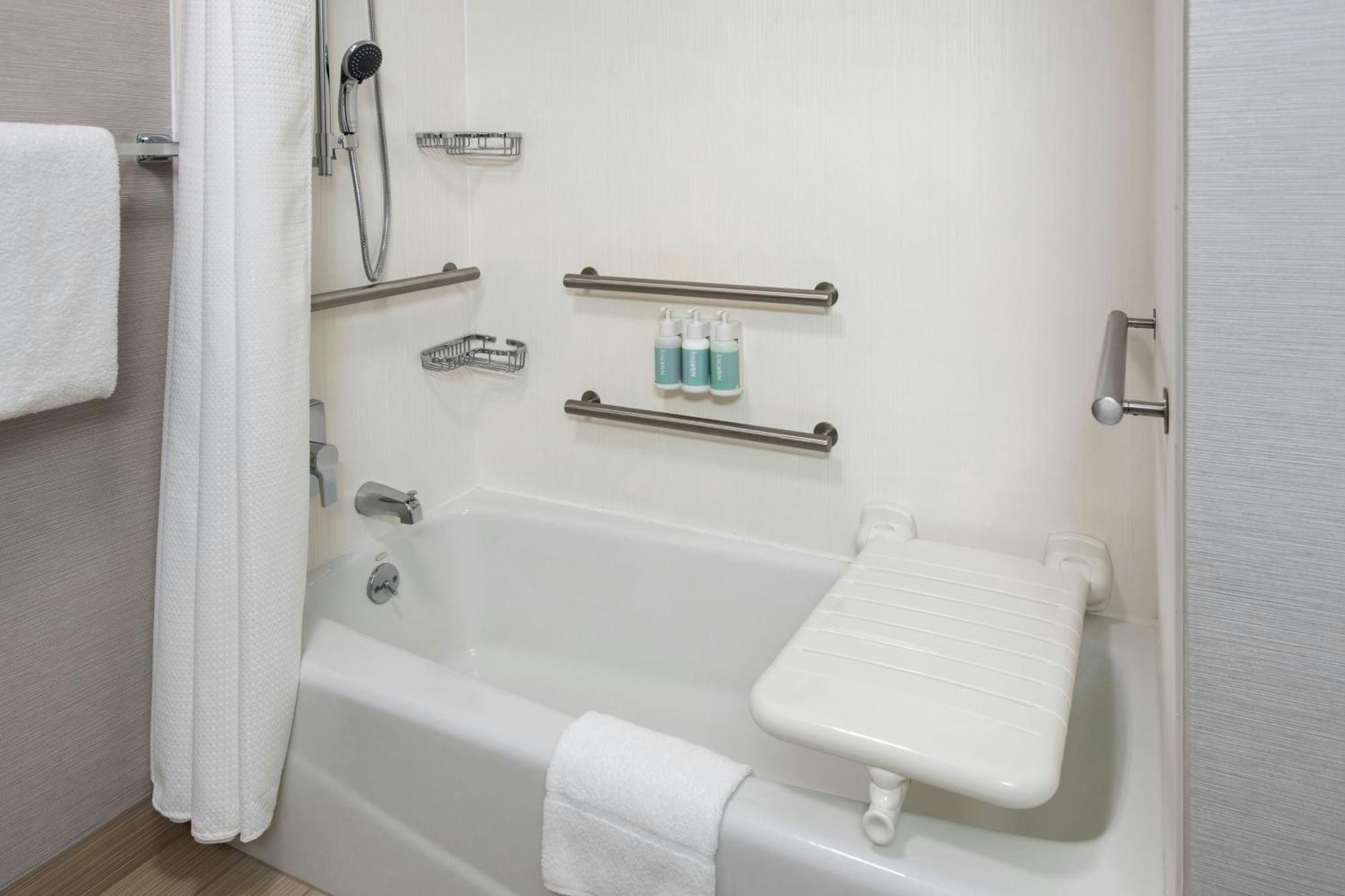 Courtyard By Marriott Rye Hotel Екстериор снимка