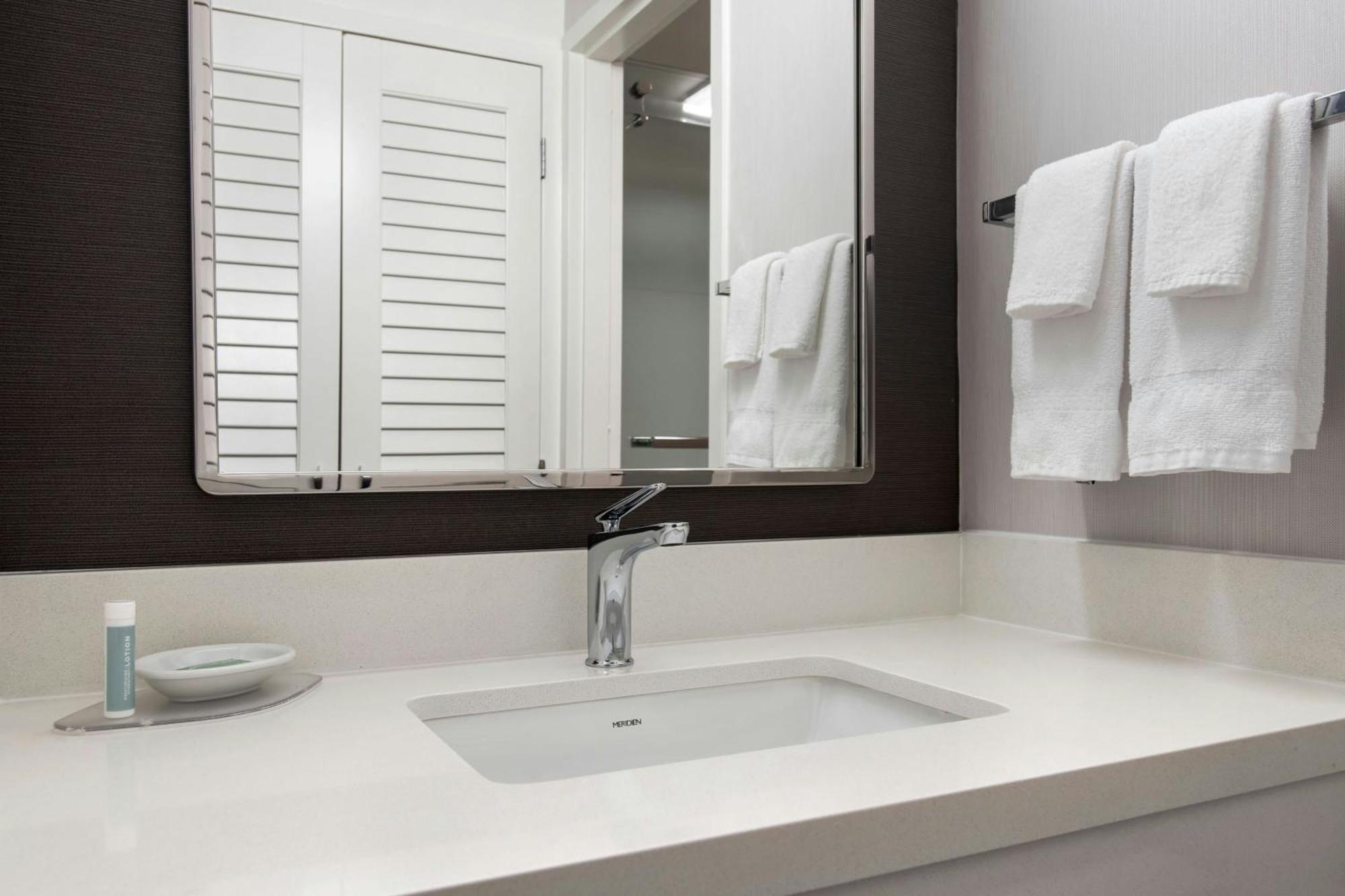 Courtyard By Marriott Rye Hotel Екстериор снимка
