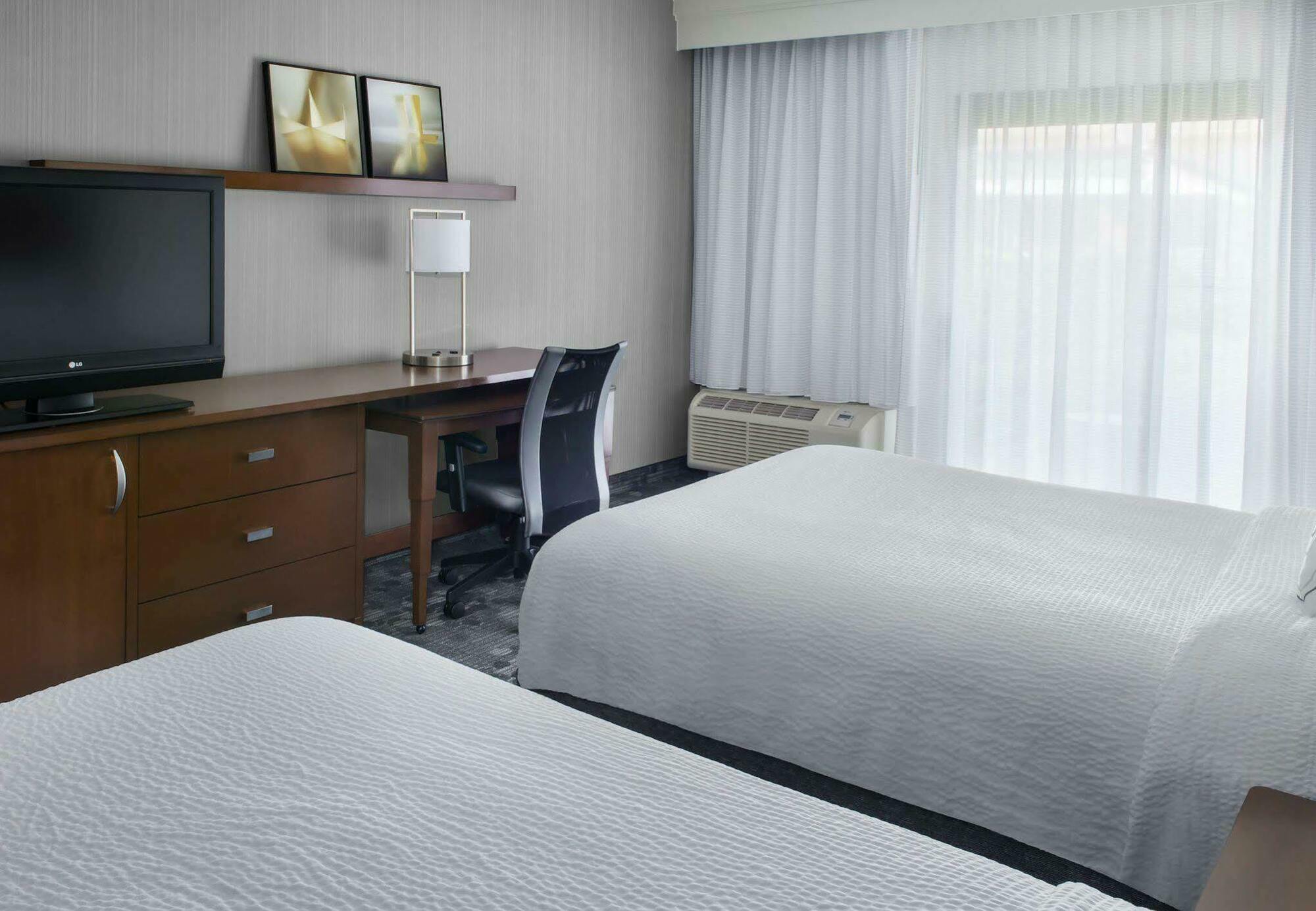Courtyard By Marriott Rye Hotel Екстериор снимка